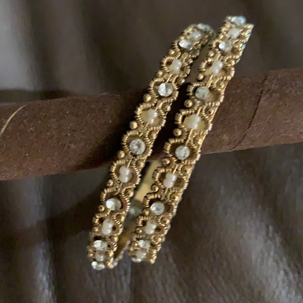 Pair of bangles with stone ( Bracelets)🌸